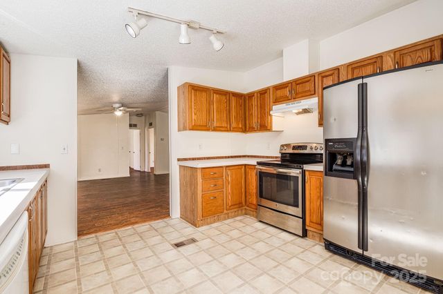 20 Luckenbach Drive, Fairview, NC 28730