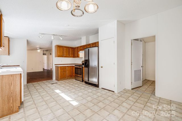 20 Luckenbach Drive, Fairview, NC 28730