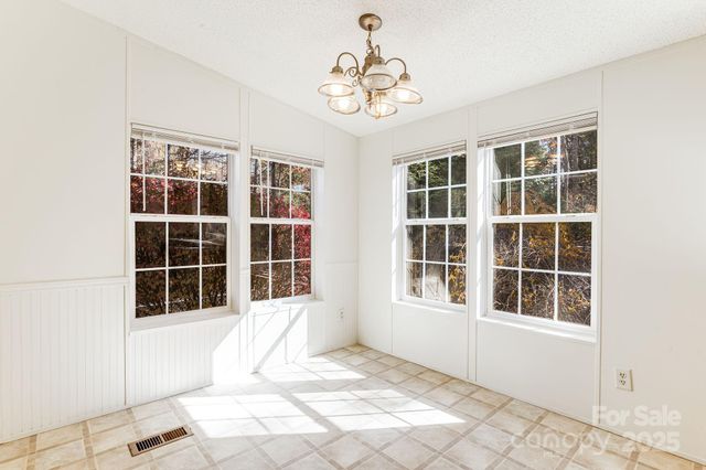 20 Luckenbach Drive, Fairview, NC 28730