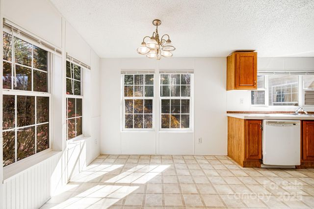 20 Luckenbach Drive, Fairview, NC 28730