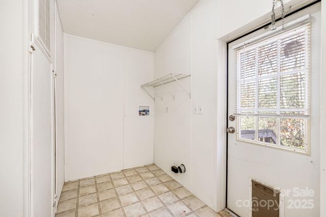 20 Luckenbach Drive, Fairview, NC 28730