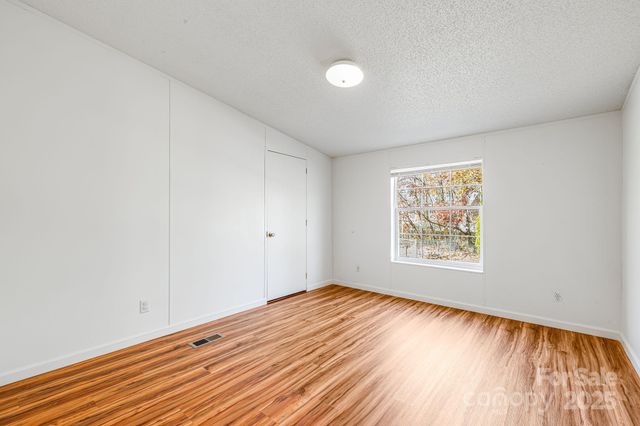 20 Luckenbach Drive, Fairview, NC 28730