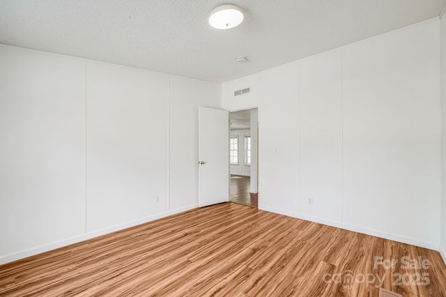 20 Luckenbach Drive, Fairview, NC 28730