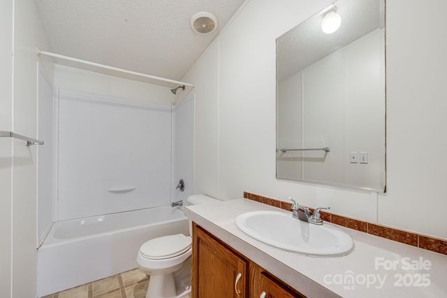 20 Luckenbach Drive, Fairview, NC 28730