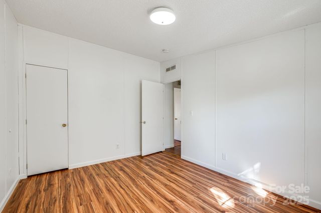 20 Luckenbach Drive, Fairview, NC 28730