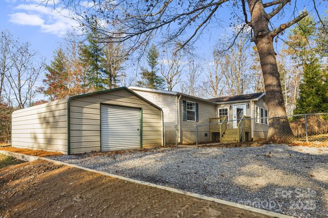 20 Luckenbach Drive, Fairview, NC 28730