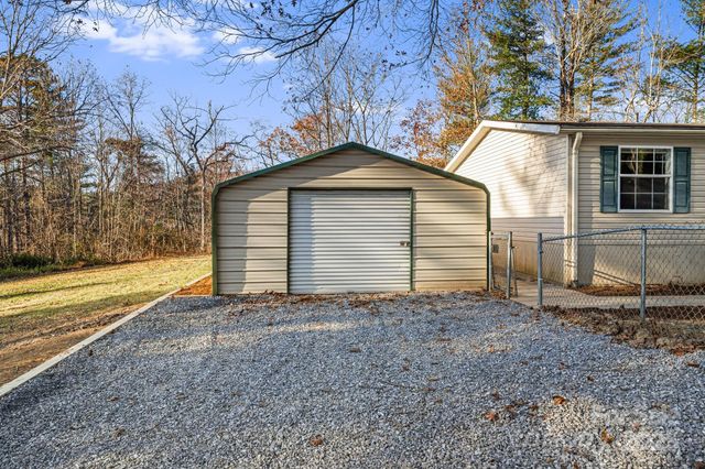 20 Luckenbach Drive, Fairview, NC 28730