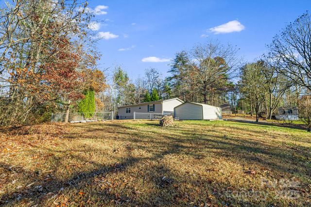 20 Luckenbach Drive, Fairview, NC 28730