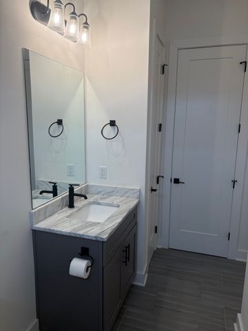 2601 Batavia St, Nashville, TN 37208