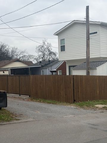 2601 Batavia St, Nashville, TN 37208