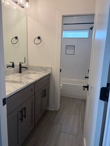 2601 Batavia St, Nashville, TN 37208