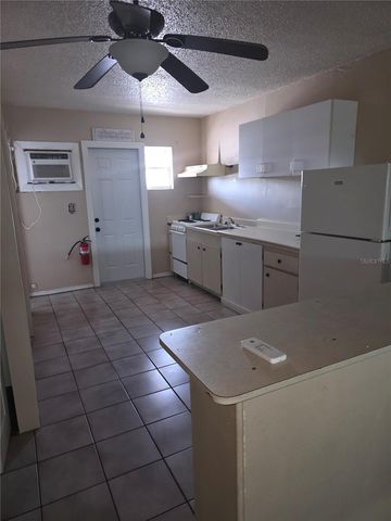 2440 25TH STREET N Apt 2, St Petersburg, FL 33713