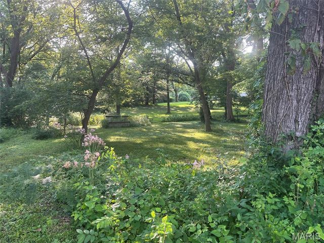 141 S 35th Street, Belleville, IL 62226