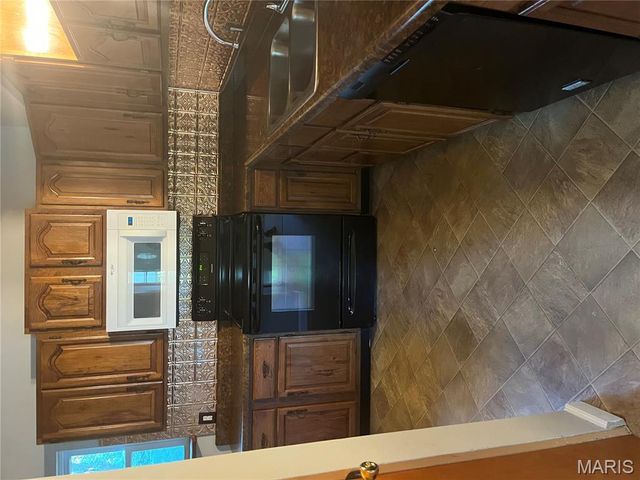 141 S 35th Street, Belleville, IL 62226