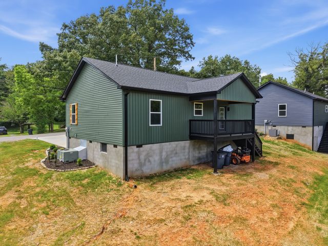 214 Twin Oaks Rd, Mcminnville, TN 37110