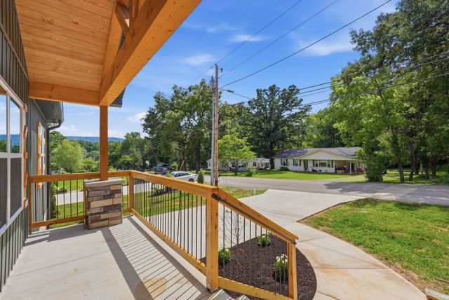 214 Twin Oaks Rd, Mcminnville, TN 37110