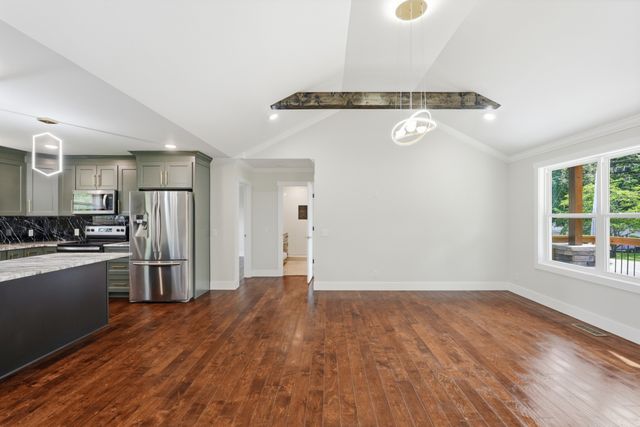 214 Twin Oaks Rd, Mcminnville, TN 37110