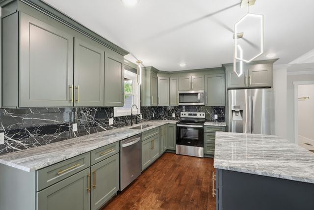214 Twin Oaks Rd, Mcminnville, TN 37110