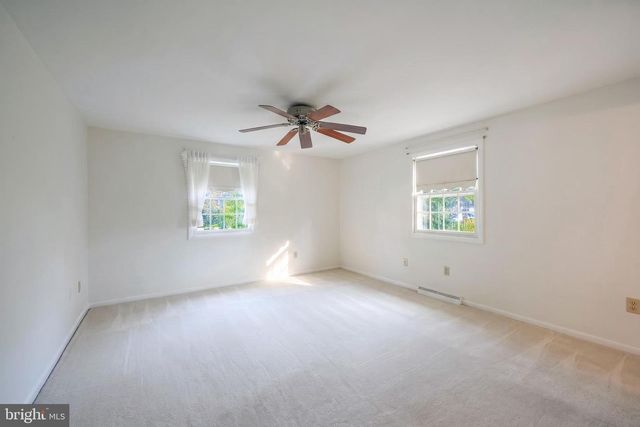 2156 SOUTHBROOK DR, York, PA 17403