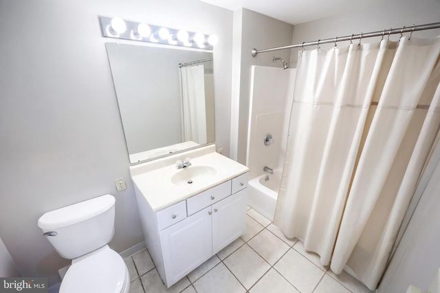 2156 SOUTHBROOK DR, York, PA 17403