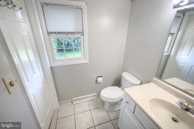 2156 SOUTHBROOK DR, York, PA 17403