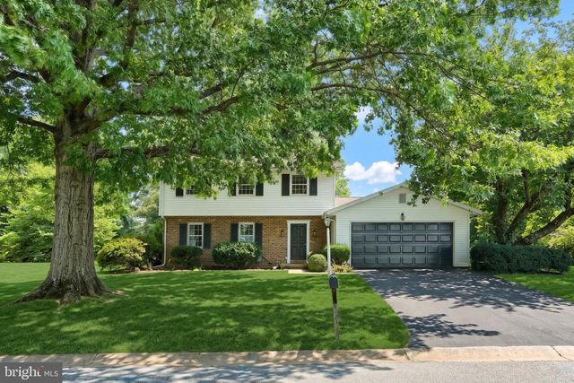 2156 SOUTHBROOK DR, York, PA 17403