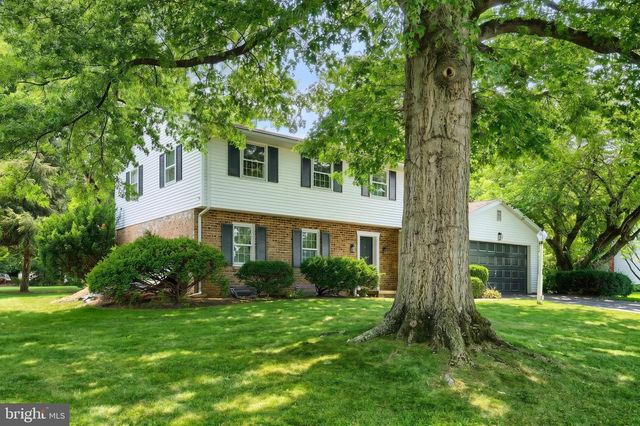 2156 SOUTHBROOK DR, York, PA 17403
