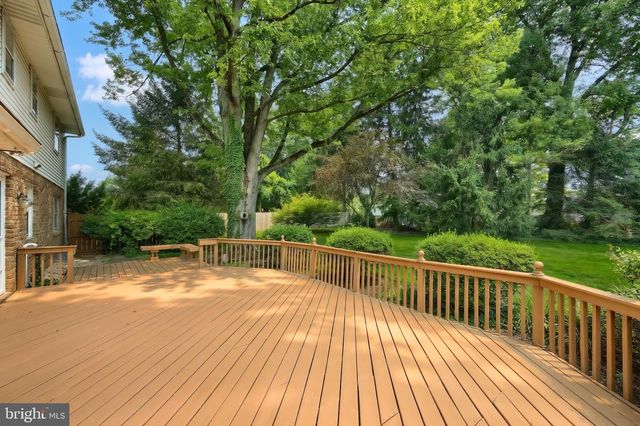 2156 SOUTHBROOK DR, York, PA 17403