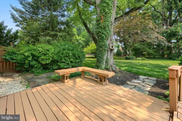 2156 SOUTHBROOK DR, York, PA 17403