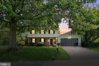 2156 SOUTHBROOK DR, York, PA 17403