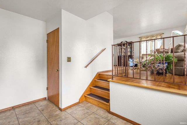 2702 Arrowhead Drive, South Bend, IN 46628