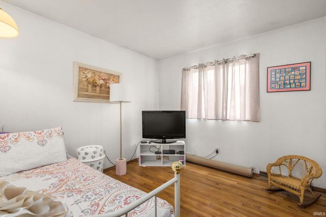 2702 Arrowhead Drive, South Bend, IN 46628