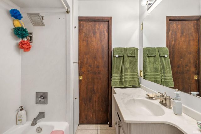 2702 Arrowhead Drive, South Bend, IN 46628