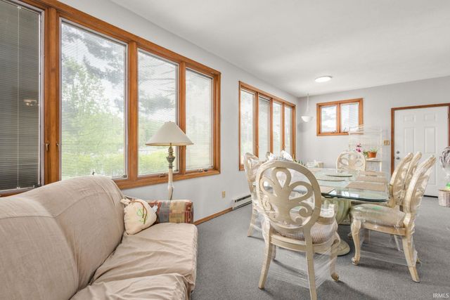 2702 Arrowhead Drive, South Bend, IN 46628