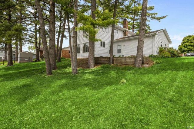 2702 Arrowhead Drive, South Bend, IN 46628