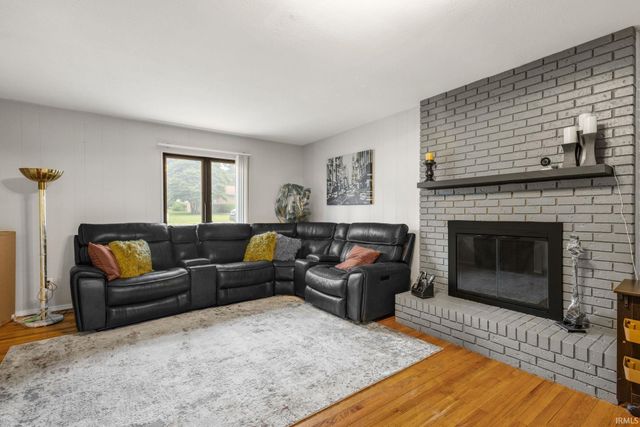2702 Arrowhead Drive, South Bend, IN 46628