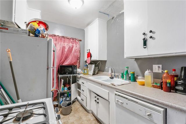 1921 Chariton Street, Los Angeles, CA 90034