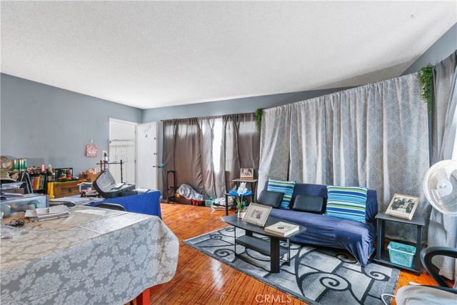 1921 Chariton Street, Los Angeles, CA 90034