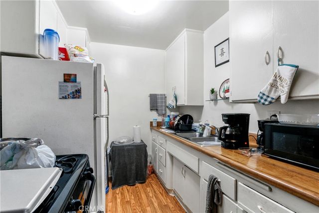 1921 Chariton Street, Los Angeles, CA 90034