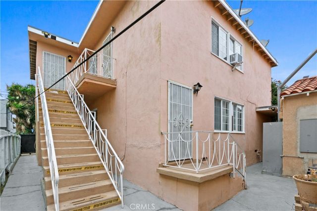 1921 Chariton Street, Los Angeles, CA 90034