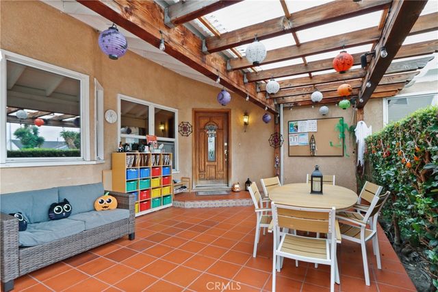 1921 Chariton Street, Los Angeles, CA 90034
