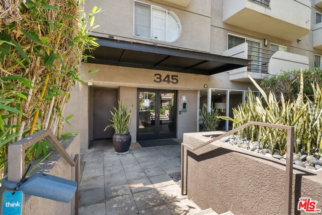 345 S Alexandria Avenue 304, Los Angeles, CA 90020