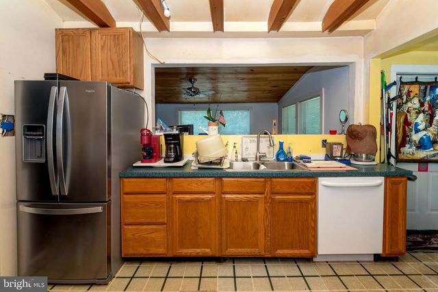 42 CEDAR LN, Fairton, NJ 08320