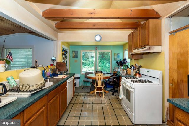 42 CEDAR LN, Fairton, NJ 08320