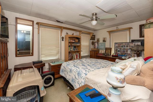 42 CEDAR LN, Fairton, NJ 08320