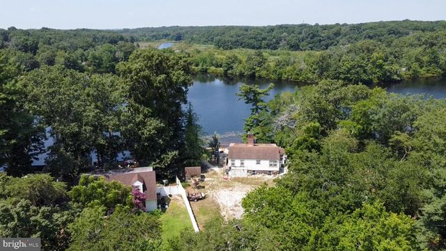 42 CEDAR LN, Fairton, NJ 08320