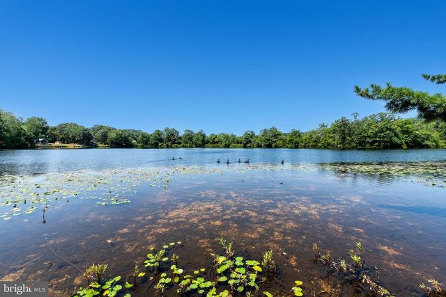 42 CEDAR LN, Fairton, NJ 08320