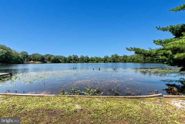 42 CEDAR LN, Fairton, NJ 08320