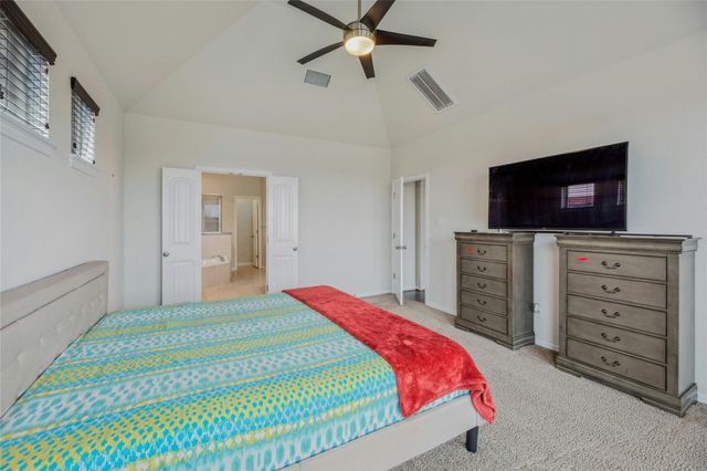 405 Farm Creek DR, Hutto, TX 78634