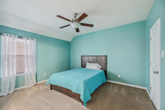 405 Farm Creek DR, Hutto, TX 78634